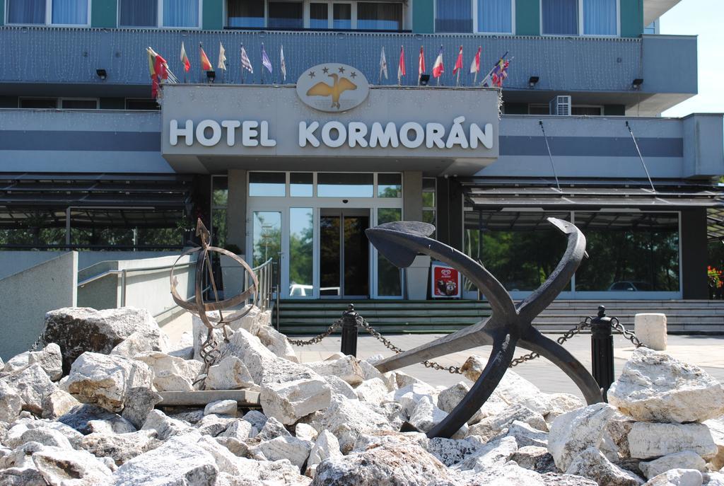 Hotel Kormorán Šamorín Exterior foto